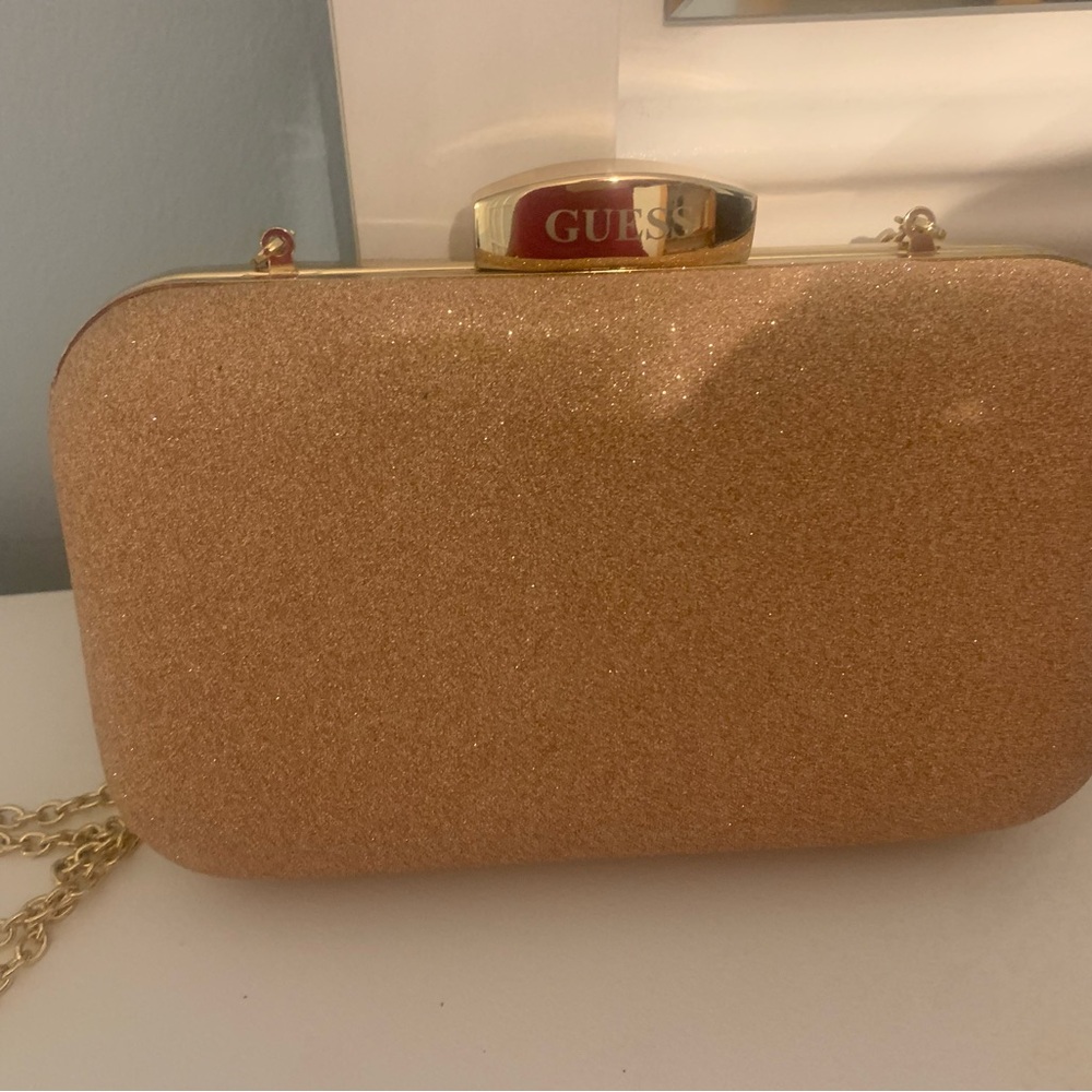 NWOT GUESS ROSE GOLD CLUTCH 🔥🔥🔥🔥 - Picture 9 of 10